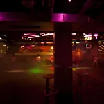 אכסניה Haus International *