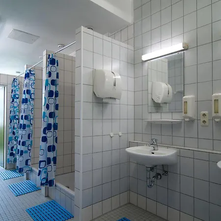 Haus International Hostel *