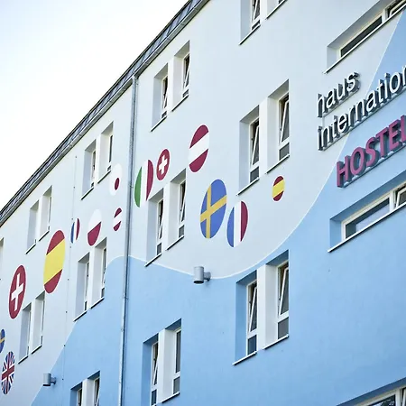 אכסניה Haus International