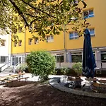 Hostel Haus International *